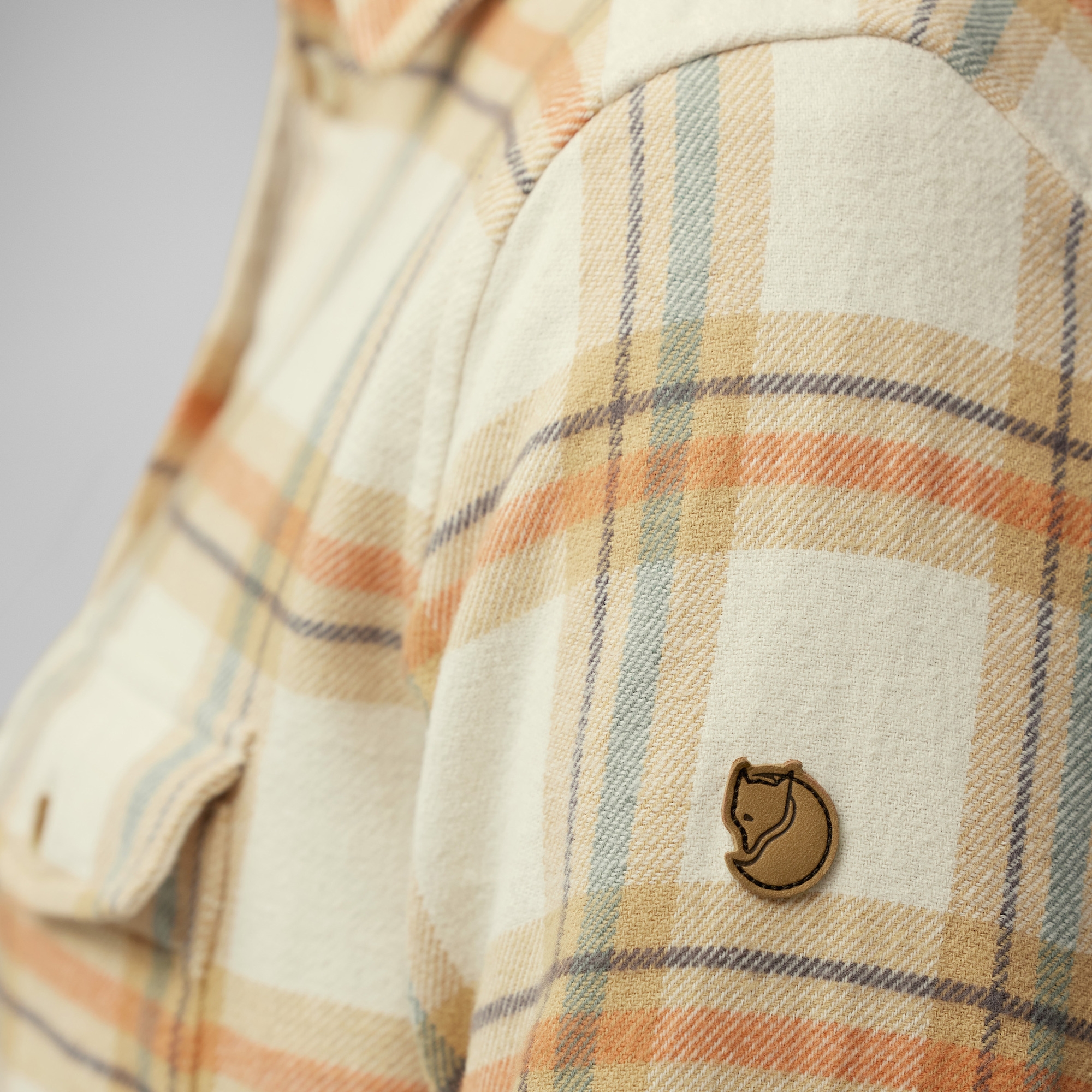Fjällräven Övik Heavy Flannel Skjorte Dame - Image 6
