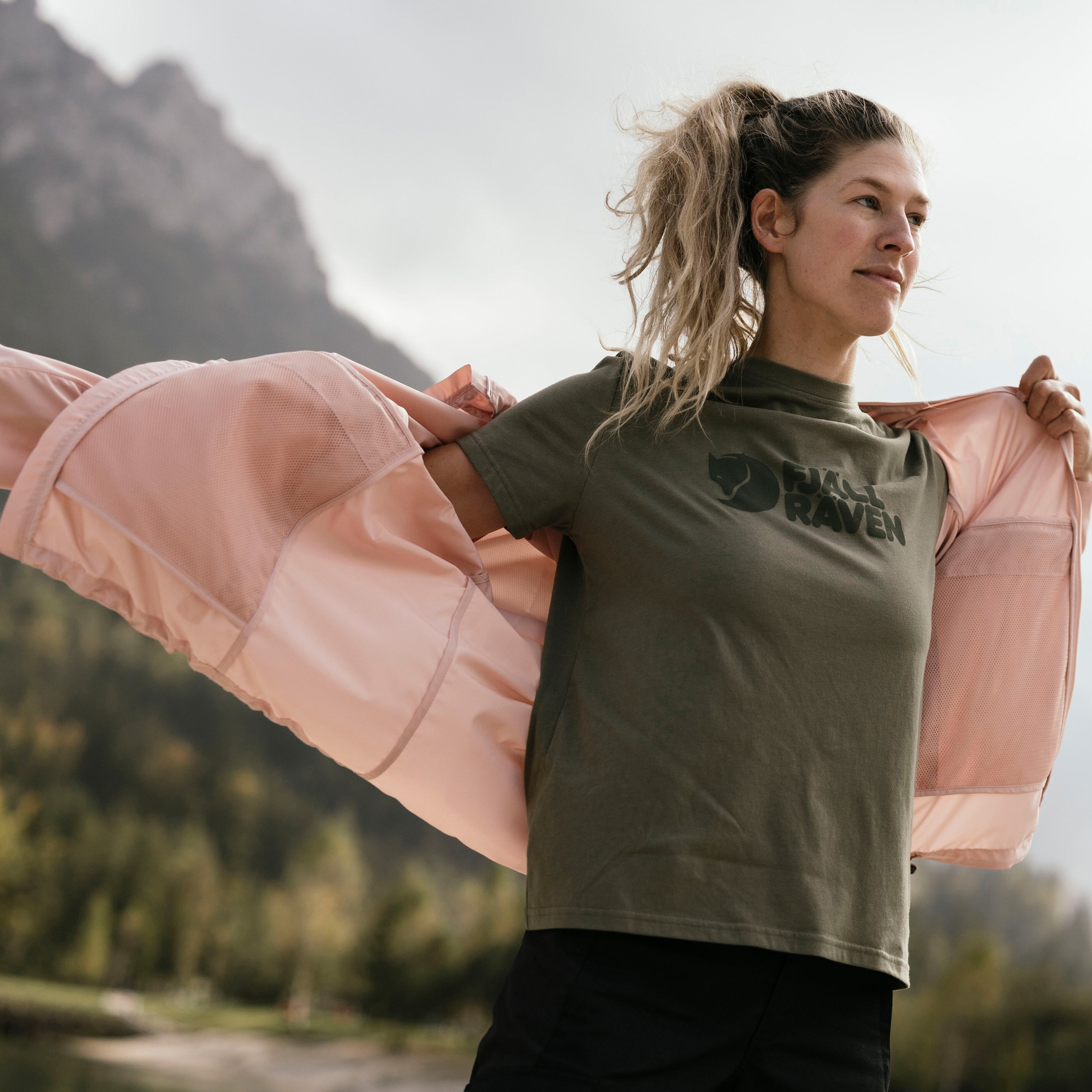 Fjällräven High Coast Wind Hoodie Dame - Image 3